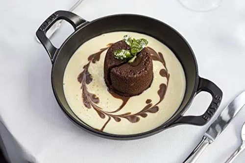 STAUB Fuente Hierro Fundido Redonda Negra 12cm - Imagen 4